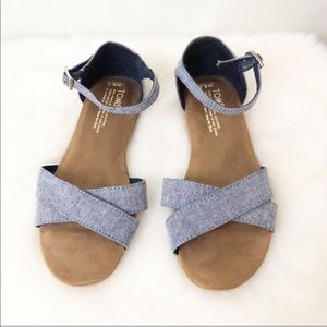 Toms Denim Chambray Blue Sandals 6.5